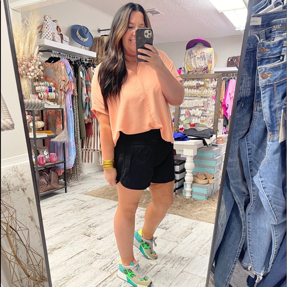 Smocked waist windbreaker shorts - Black